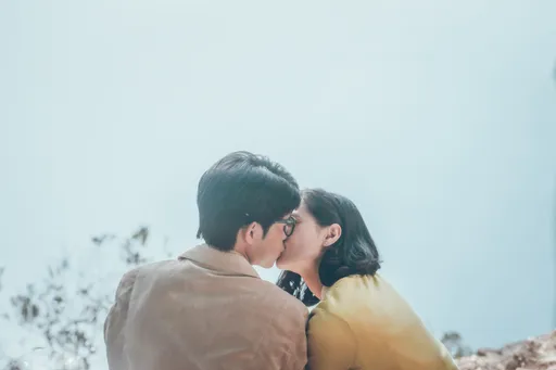 張耀仁、吳子霏無預警接招 導演走近蹲下:這邊加一個吻可以嗎