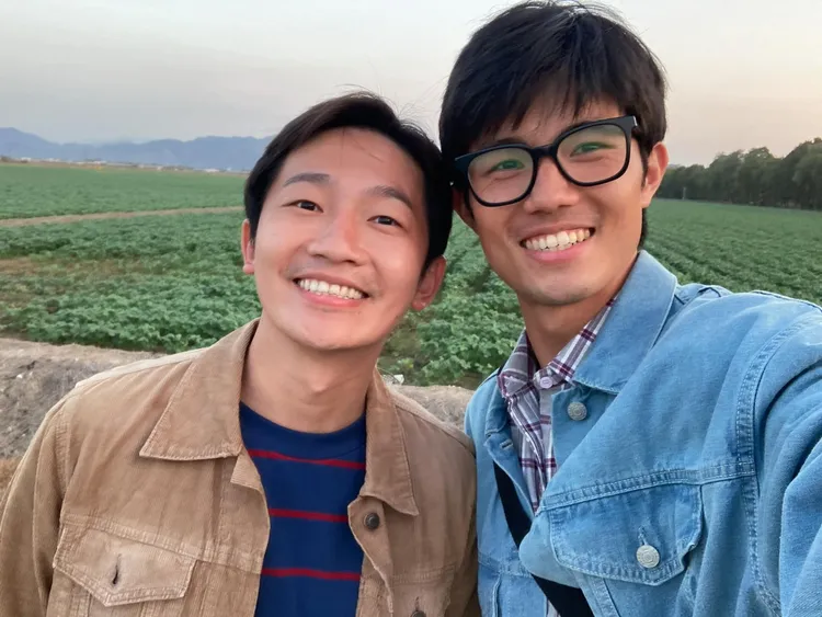 張耀仁（右）蔡昌憲因戲結緣，好感情延伸到戲外。翻攝張耀仁FB