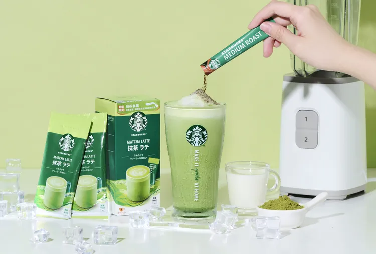 超人氣「星巴克®抹茶拿鐵膠囊」也在今年強勢回歸 ，雀巢多趣酷思將日本精選研磨抹茶粉新鮮封存於膠囊中。業者提供