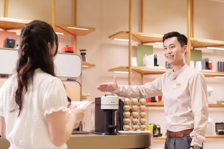 活動期間上傳逛店照片到Nespresso新竹精品店Google 評論，即可獲得抽獎機會乙次。業者提供