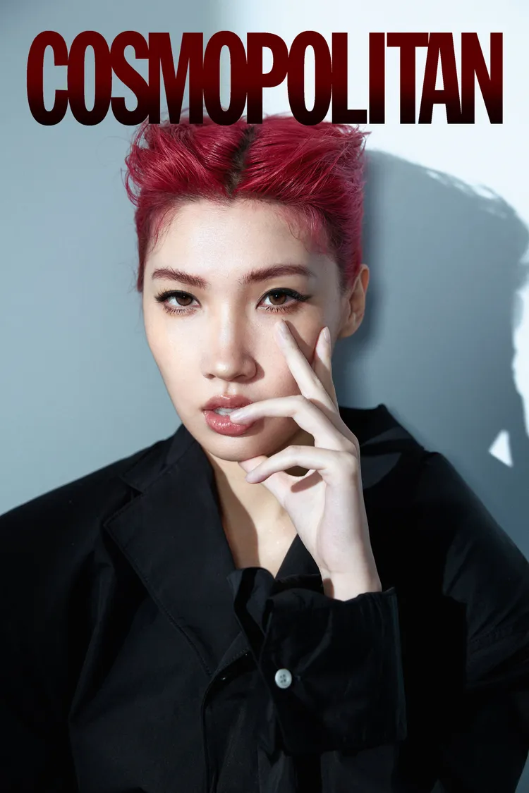 Karencici拍攝《COSMOPOLITAN柯夢波丹》封面。《COSMOPOLITAN柯夢波丹》提供