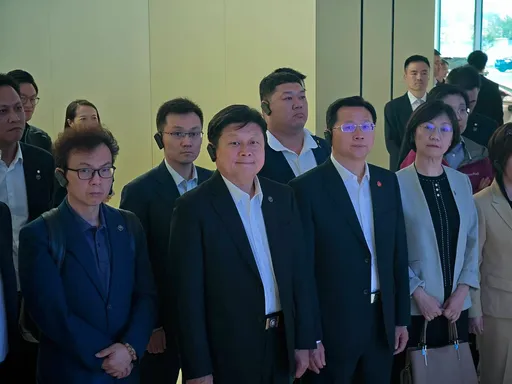 引進中國無人車?藍委團訪自動駕駛示範區 傅崐萁激喊:兩岸合作讓街頭平安