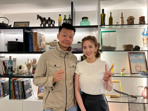 愛雅驚喜合體新加坡喜劇天王 不驚「蘇丹紅」食安問題曝心聲