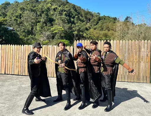 Energy睽違20年合體出外景　下田拔蔥、池塘滑水不計形象