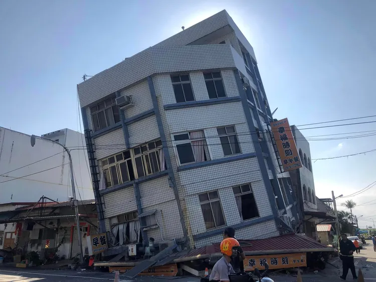 被壓垮的早餐店。翻攝自吳姓老闆臉書