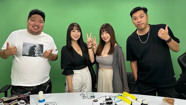 「亞洲統神」張嘉航（左起）、蘋蘋澎澎、阿潔、基隆東。翻攝自「統神電台2.0」IG