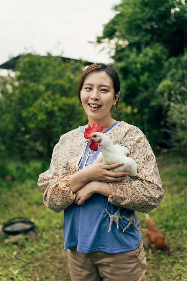 劉品言演出喜劇電影《莎莉Salli》。晝夜娛樂產業有限公司提供