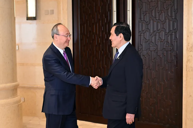 馬英九與尹力相談甚歡。馬英九基金會提供