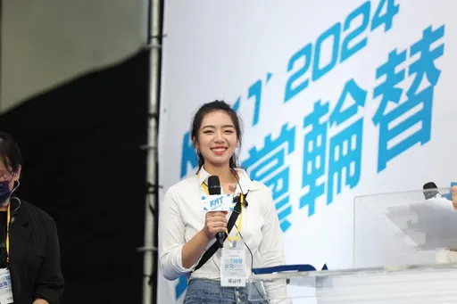 藍發言人痛斥王義川「可悲小丑」! 稱盧秀燕訪新加坡仍關心災情