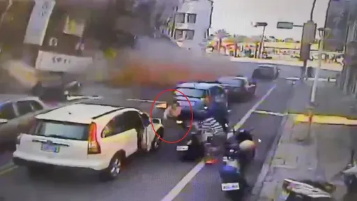 棄車逃跑錯了！地震「4情境保命法」必知　困電梯快做1事