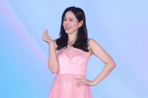孫藝真空降台灣粉紅長紗飄仙氣!偷放閃玄彬提老公害羞嬌笑