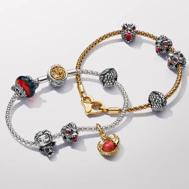 全新聯名系列共有手鍊、串飾及戒指等單品。品牌提供