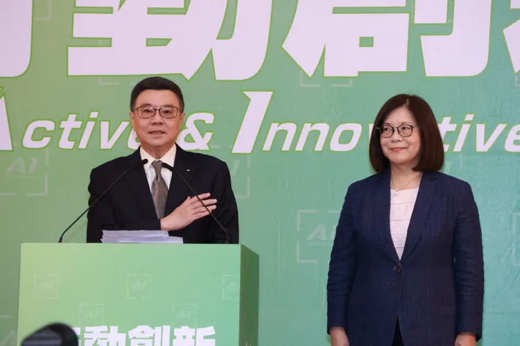 海委會主委管碧玲（右）留任。莊宗達攝