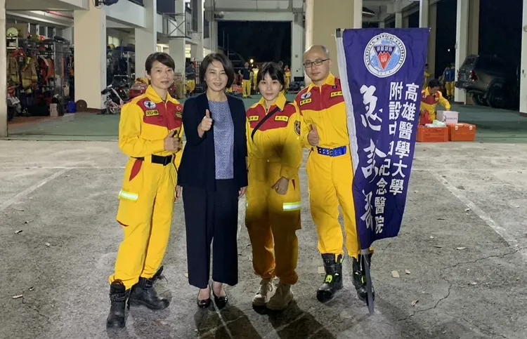 縣長周春米到消防局歡迎返隊。縣府提供