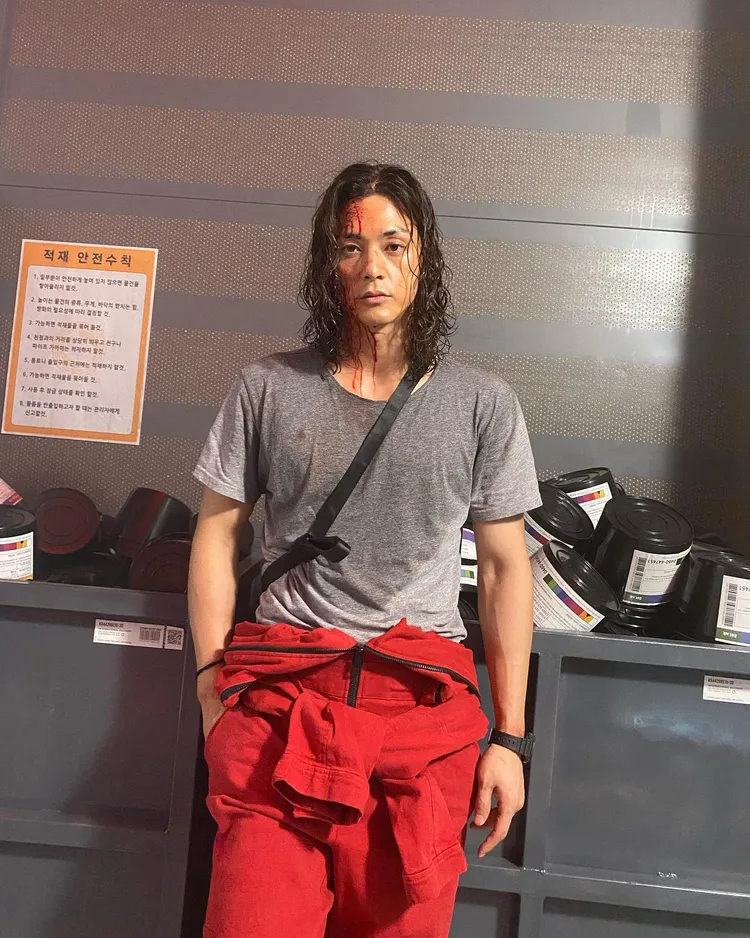 金智勳以《紙房子：韓國篇》的「丹佛」，躍上國際舞台。翻攝金智勳IG