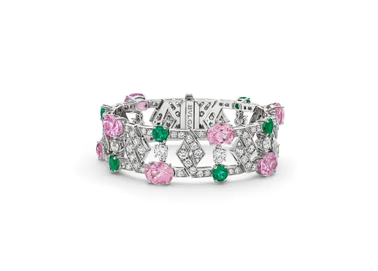BULGARI 頂級彩寶與鑽石手環，價格店洽。品牌提供