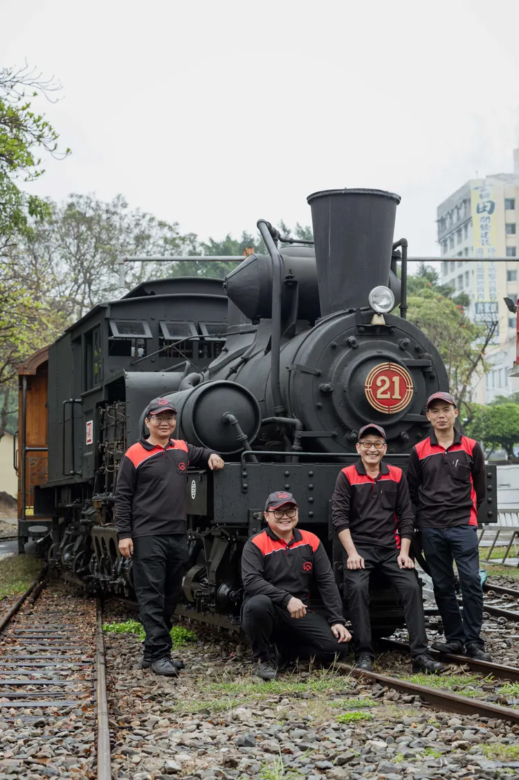 阿里山林鐵蒸機小組負責阿里山蒸汽火車Shay21號的修復。文化總會提供