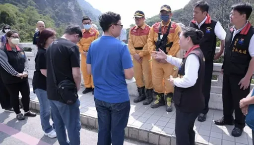 新加坡夫妻強震後失聯12天 家屬赴砂卡礑招魂哭喊「回家了」