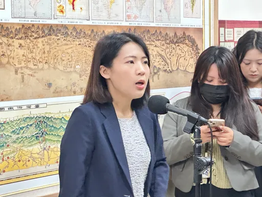 苗博雅驚曝她議會行頭「超好野」　徐巧芯要求道歉：要我脫光衣服才滿意？