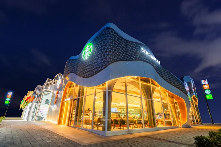 星巴克再次呈現不同店貌。統一提供