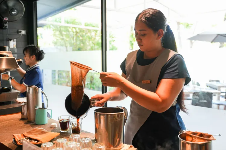 早餐餐廳Spices Restaurant現做熱泰式奶茶、咖啡，另有冰泰奶。田欣雲攝