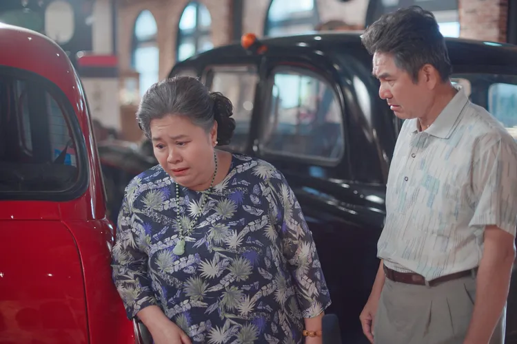 《我的婆婆2》曝鍾欣凌（左）與洪都拉斯超齡之愛，難解婚姻習題 。公共電視提供