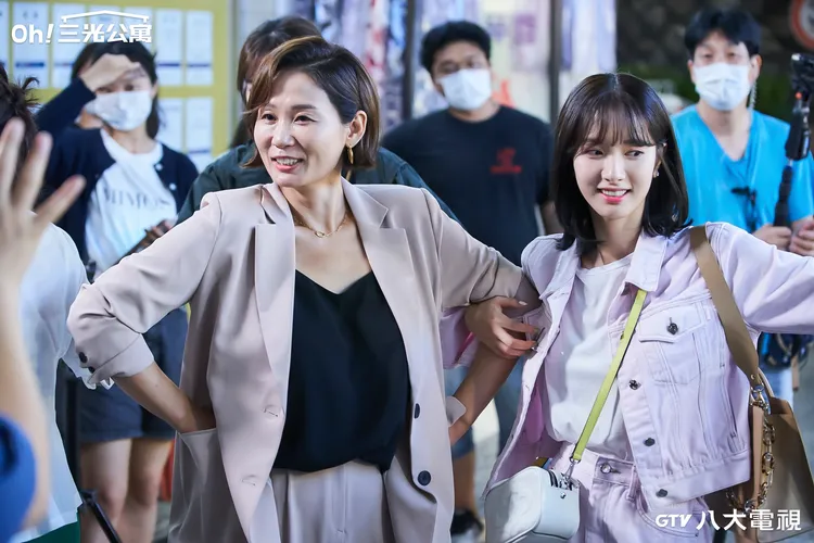 金善映（左）、苞娜都參與演出。八大電視提供