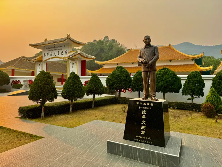 泰北義民文史館內的段希文將軍雕像。市府提供