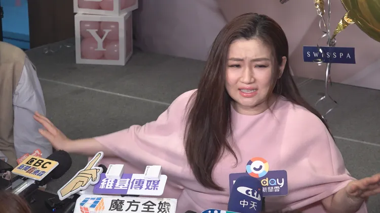 Selina表演傳說中的「媽媽手」。彭欣偉攝