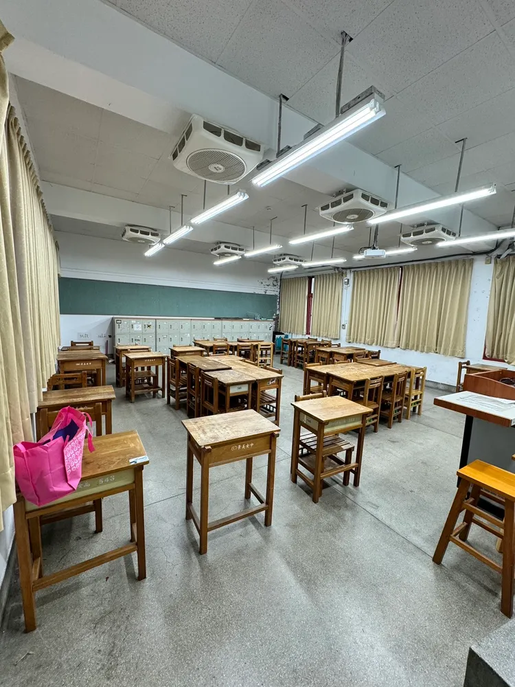 17 間教室燈具掉落已全部修繕完畢。景美女中提供