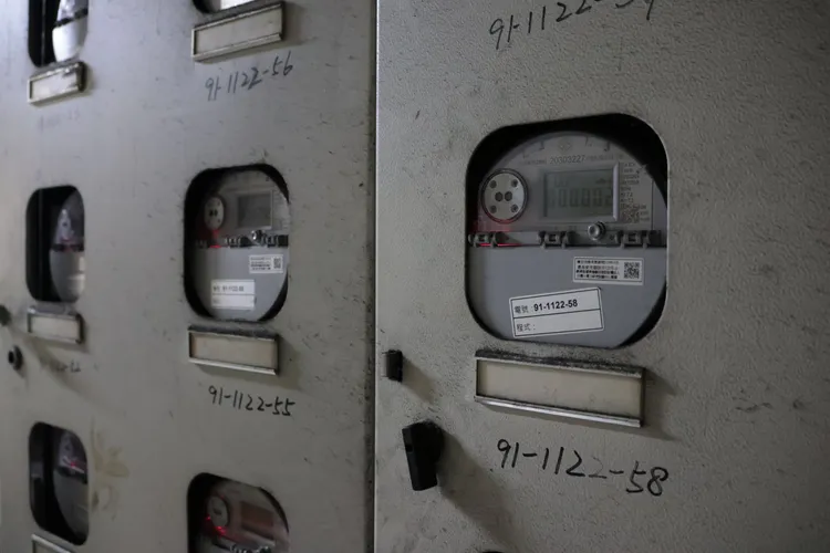 電價今天開始調漲，民眾煩惱如何節省電費。資料照，莊宗達攝