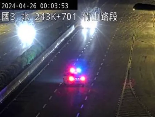 醉离谱!离谱男国道逆向行驶20公里被警拦获 酒测值竟这么高