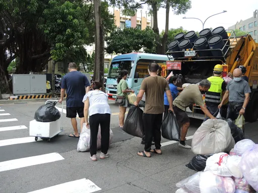 欣榮焚化廠雙爐整修!環保局推「垃圾車APP」 倒垃圾民眾免久候