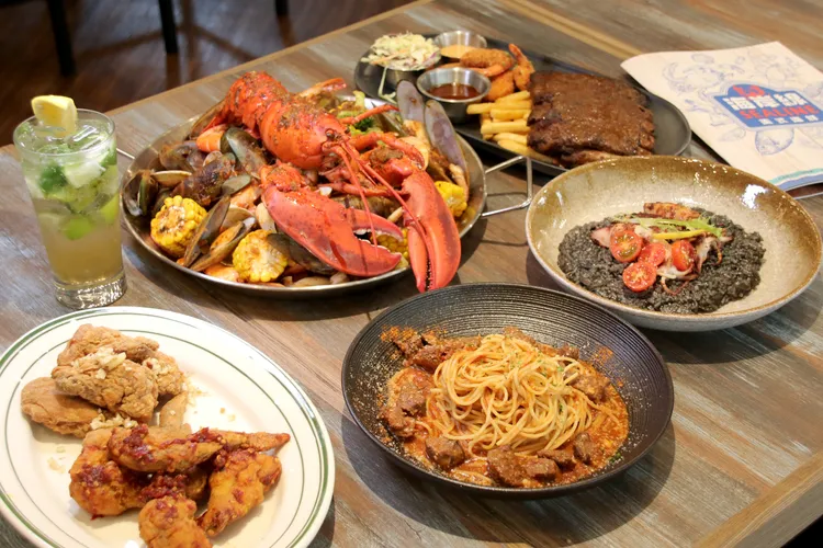 4月14日前點購手抓海鮮盤，即可享半價690元加購原價1380元的波士頓龍蝦。業者提供