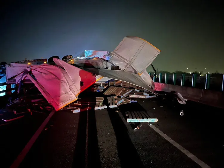 車禍現場。桃園市消防局提供