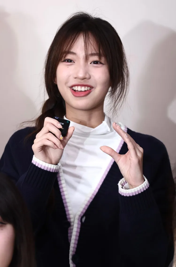 采甄自招因貪嘴在公司亂吃別人的零食，因此吃壞了肚子。彭欣偉攝