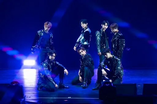 EVNNE來台暖心慰問地震災民 「韓版許光漢」看滿街機車驚呼:真厲害