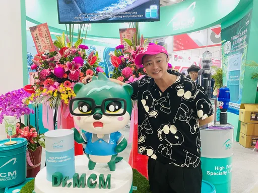 「南拳媽媽」彈頭媽媽是房地產界女強人 親阿姨驚人身份更是台灣之光