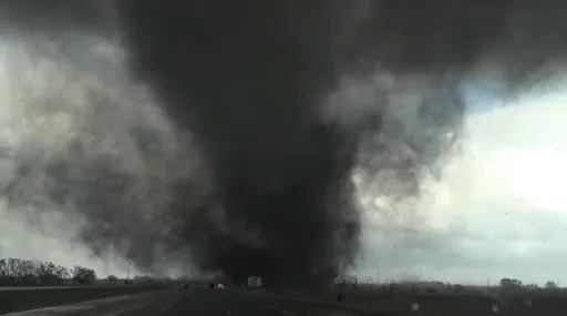 超狂直擊!上百龍捲風狂掃美國中部多州 奧克拉荷馬州至少2死