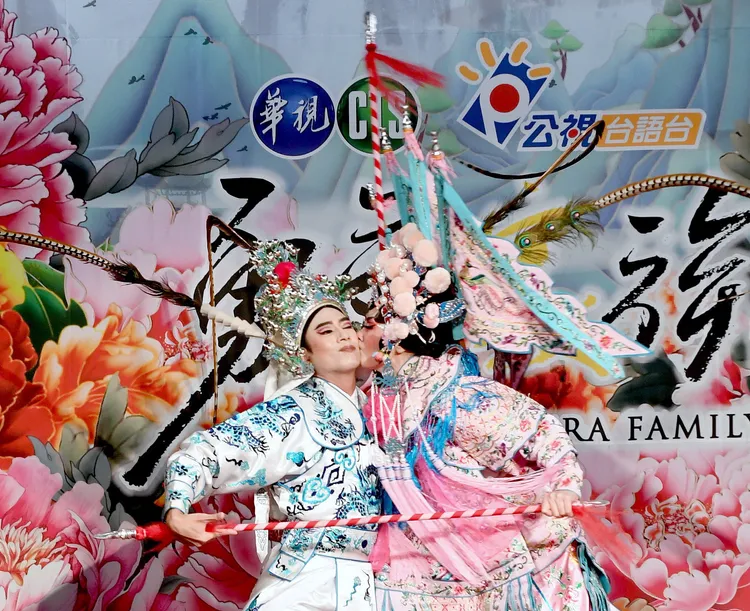 《勇氣家族》今舉行首映會。華視提供