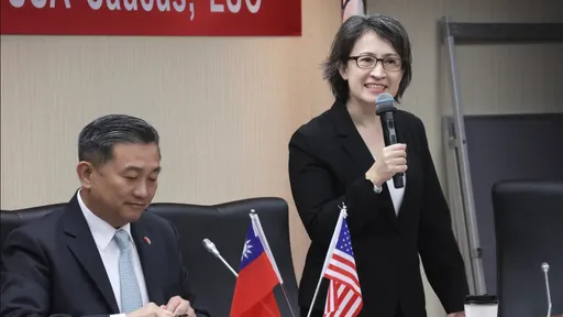 中國官員捷克跟監蕭美琴險釀車禍　綠委痛批流氓行徑「侵犯他國主權」