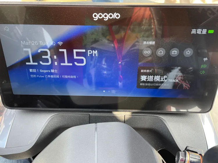 10.25 吋 HD 全彩數位儀表板，帶來豐富多元的資訊內容，科技感瞬間拉抬許多。林浩昇攝