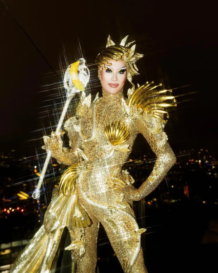 妮妃雅以金光閃閃的造型加冕《魯保羅》冠軍。翻攝Nymphia Wind IG