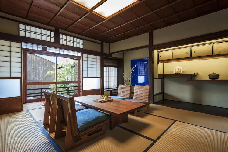 「鈴 四季十樂」適合小家庭或三五好友包棟入住，細細品味歷史韻味。業者提供