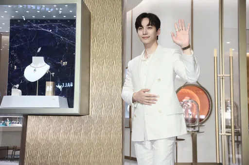 李俊昊站台伯爵101開幕 大嗑牛肉麵見滿場粉絲「很幸福」