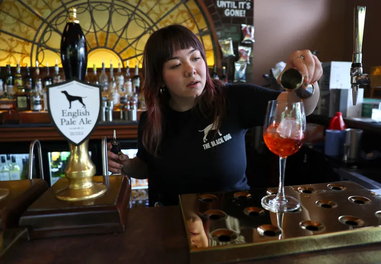 店內還販售Taylor's Version調酒。路透