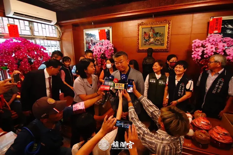 立委蔡其昌睽違3年，再次參與大甲媽起駕盛典。大甲鎮瀾宮提供