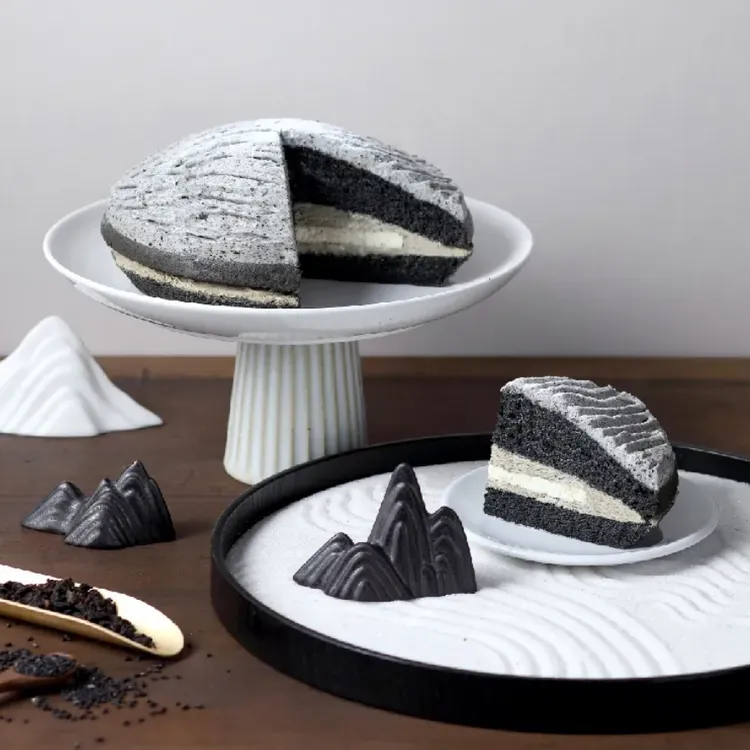 糖村芝麻舞鶴鐵觀音生乳波士頓派原價820元，特價727元。業者提供