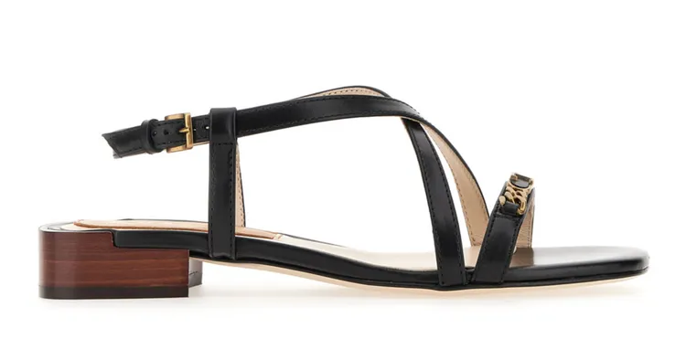 ▲ TOD'S T Chain女士皮革皮革涼鞋（NT28,100）