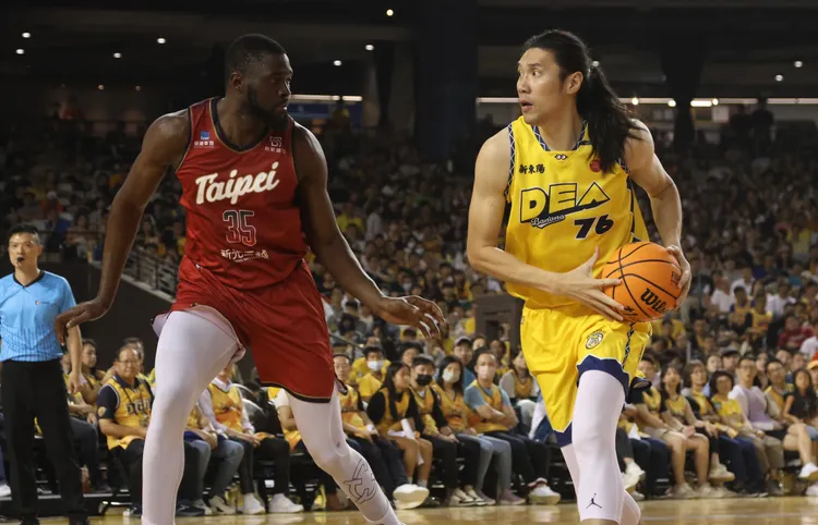 曾文鼎(右)。彭欣偉攝